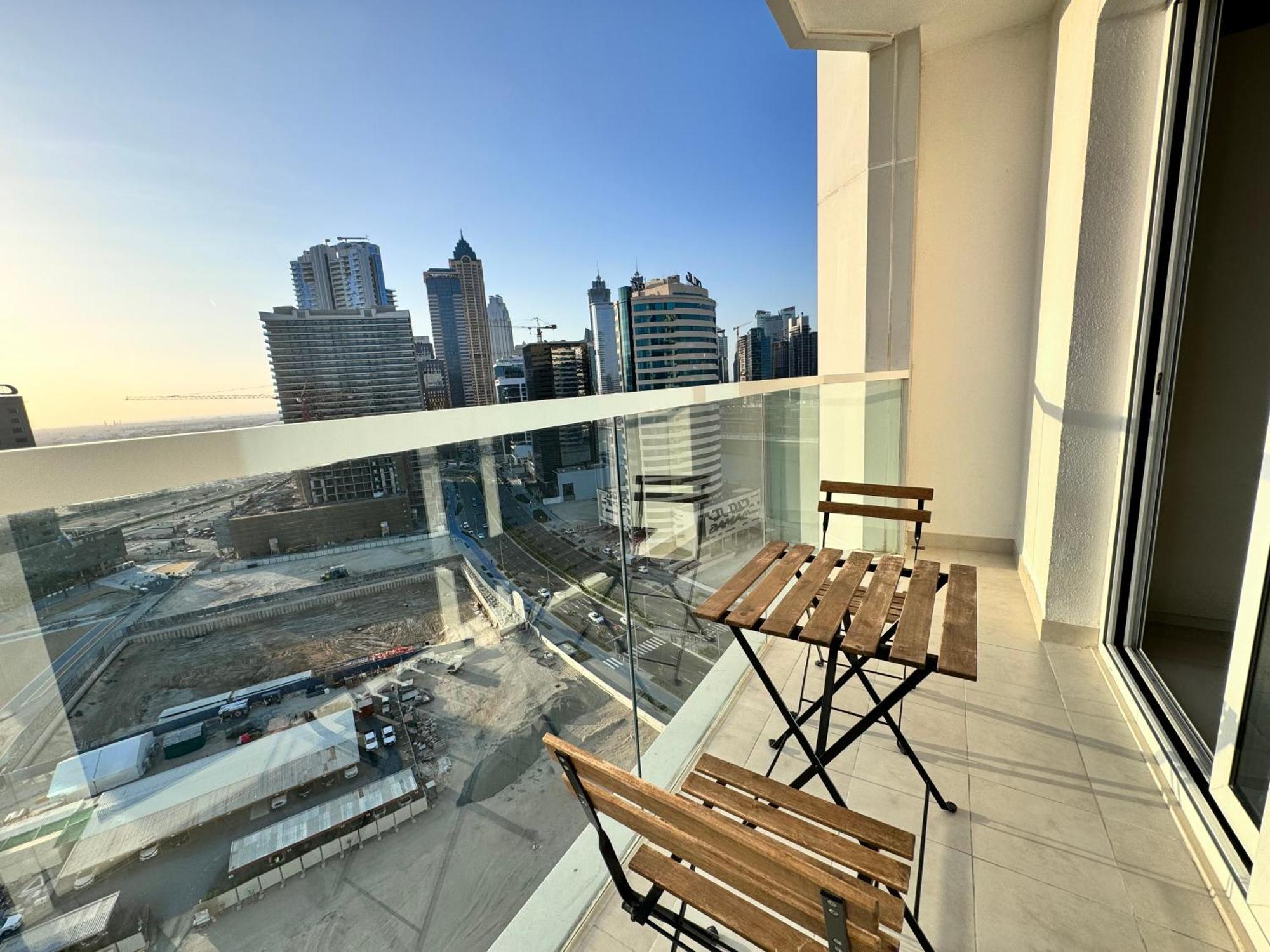 Apartment Cozy Spacious Ag Tower Business Bay, Dubai