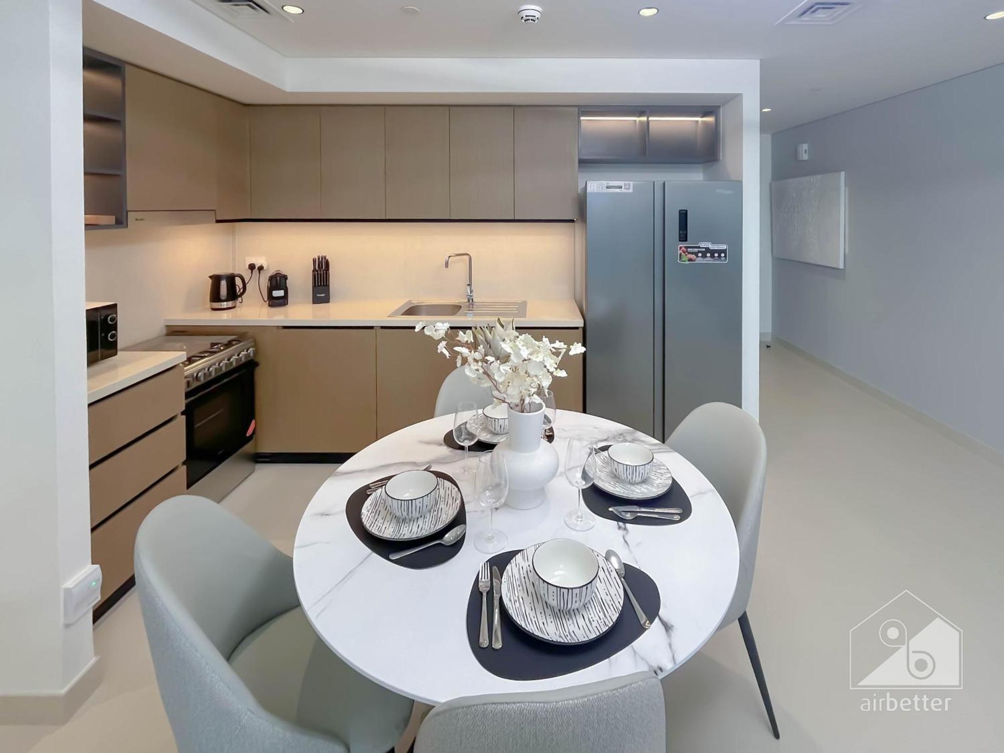 Burj Crown Luxury 2-bedroom With Balcony *