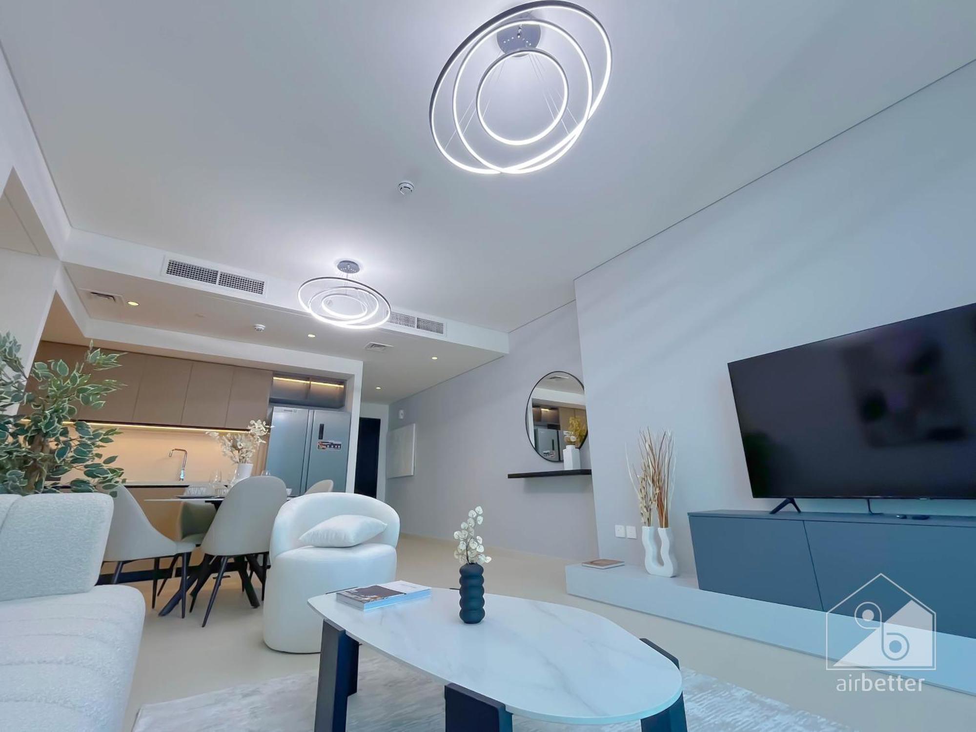 Burj Crown Luxury 2-bedroom With Balcony *