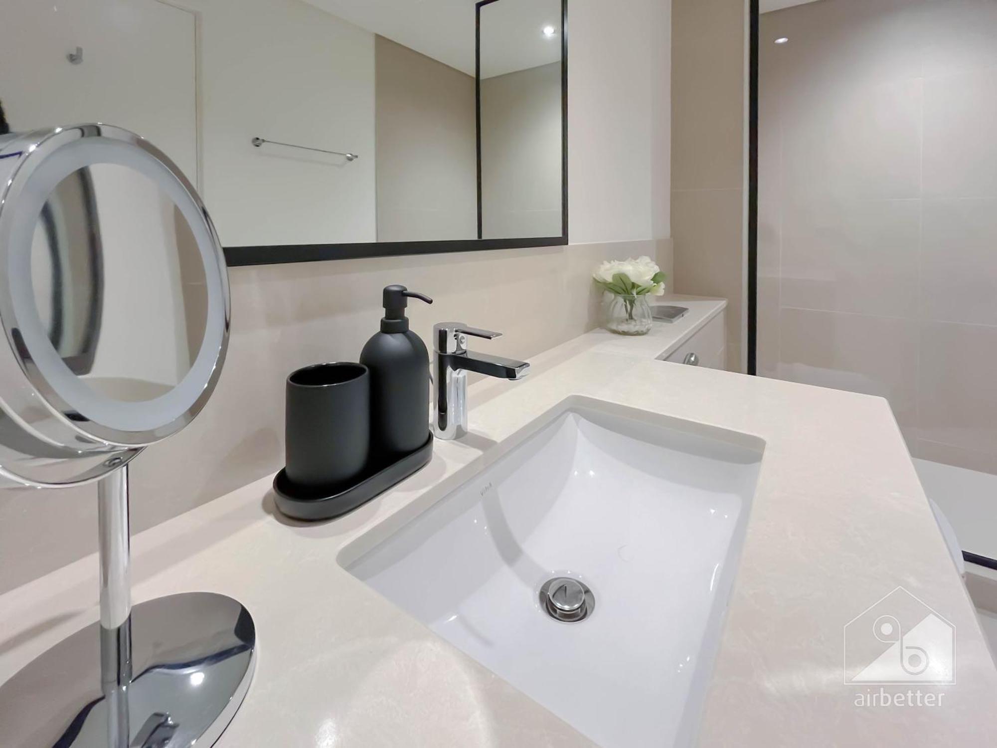 Apartment Burj Crown Luxury 2-bedroom With Balcony Dubai