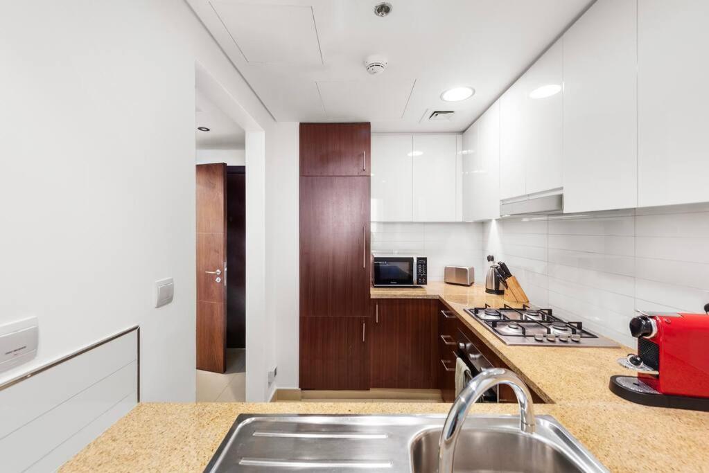 First Class 1br Beautifully Furnished Dubai