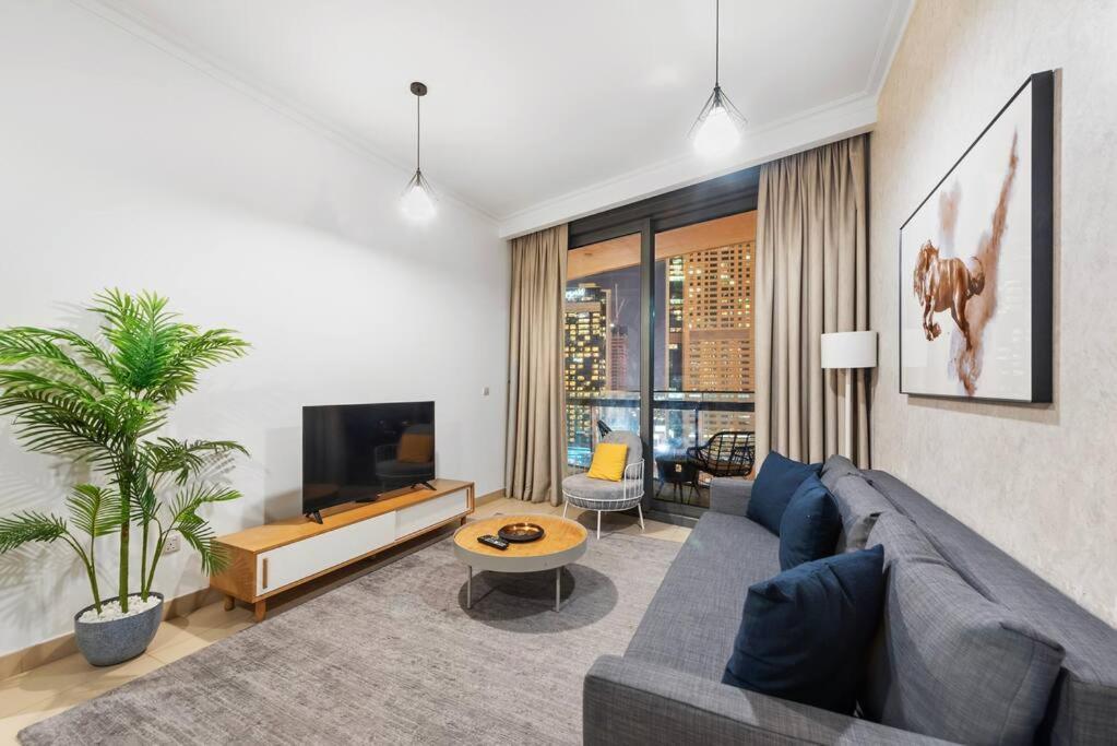 First Class 1br Beautifully Furnished Dubai
