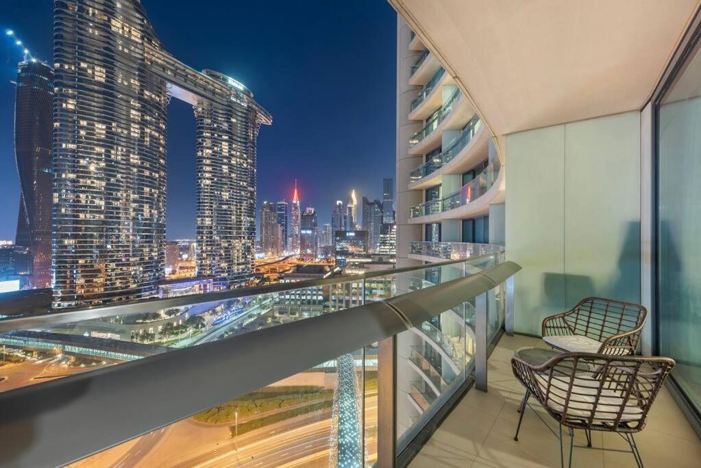First Class 1br Beautifully Furnished *