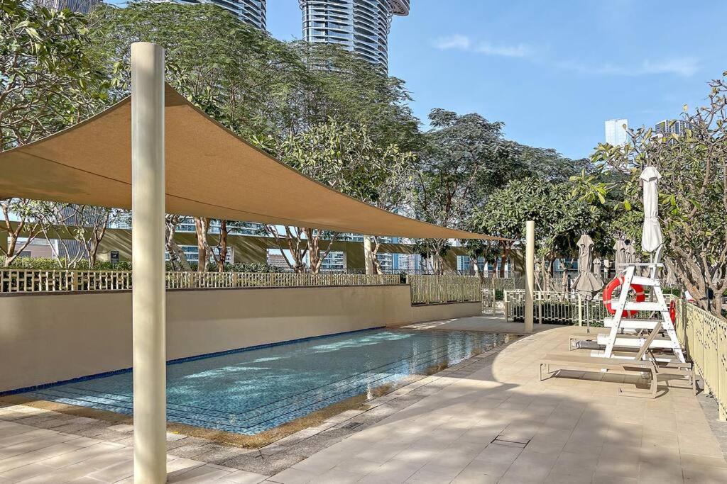First Class 1br Beautifully Furnished * Dubai
