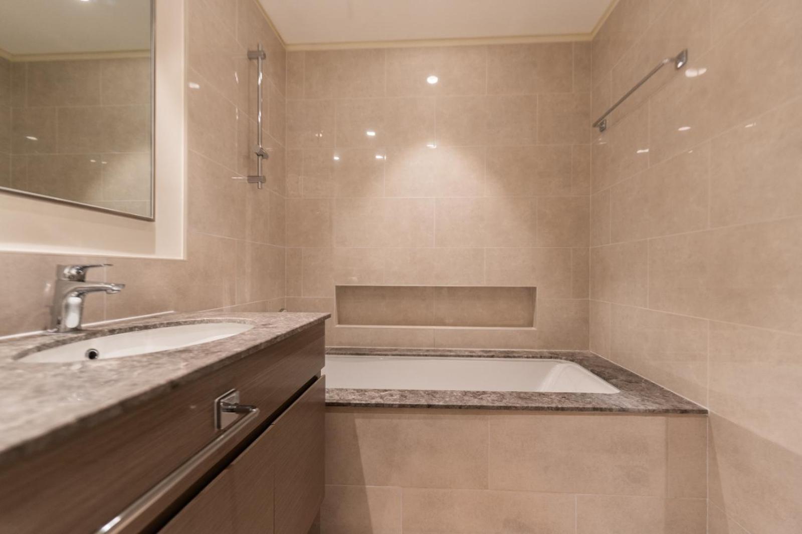 Charming In Downtown Just Steps From Burj Khalifa & Mall By Bhavan * Dubai