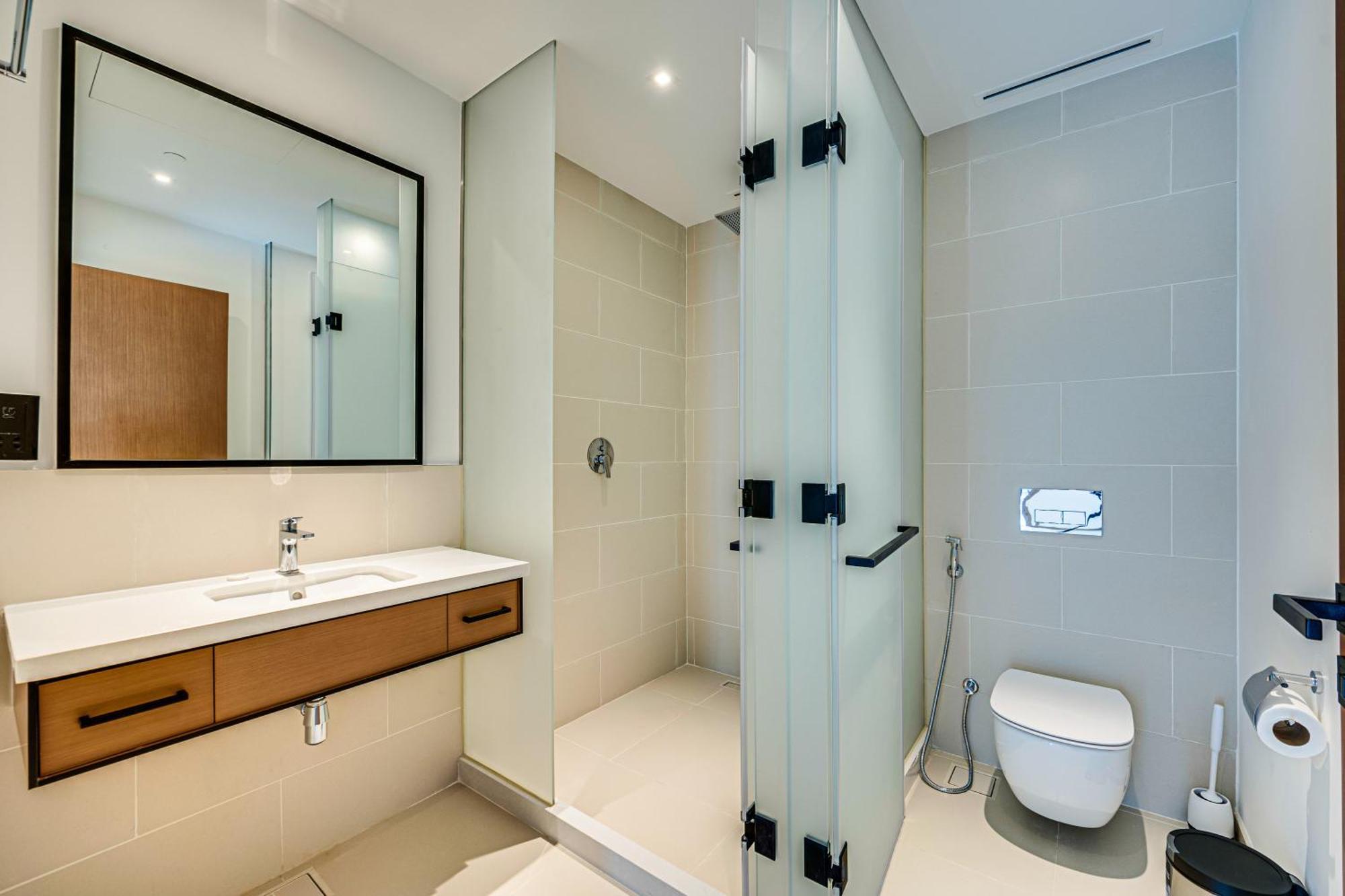 Breathtaking Views From Vida Marina Apartment Dubai
