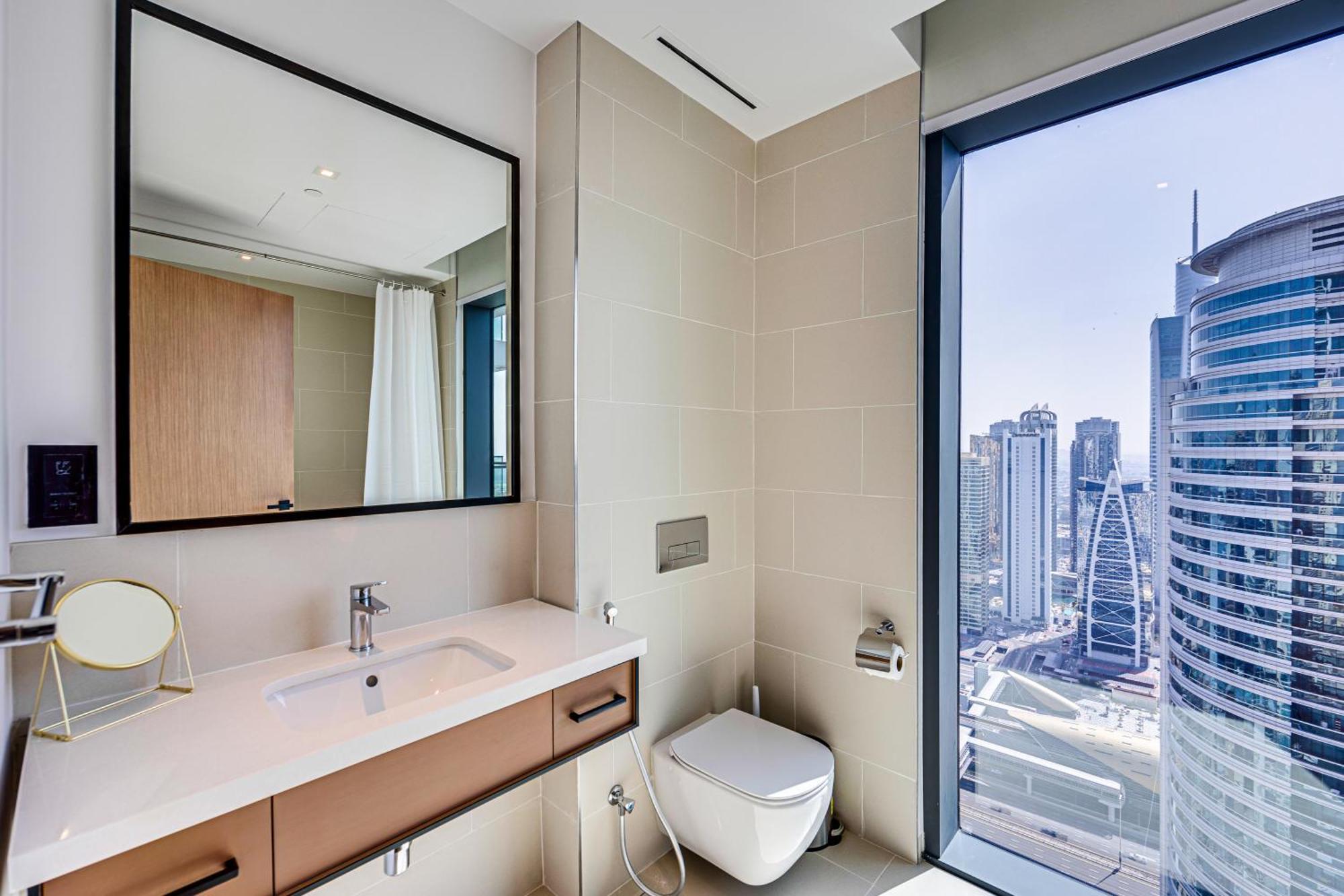 Breathtaking Views From Vida Marina Apartment Dubai