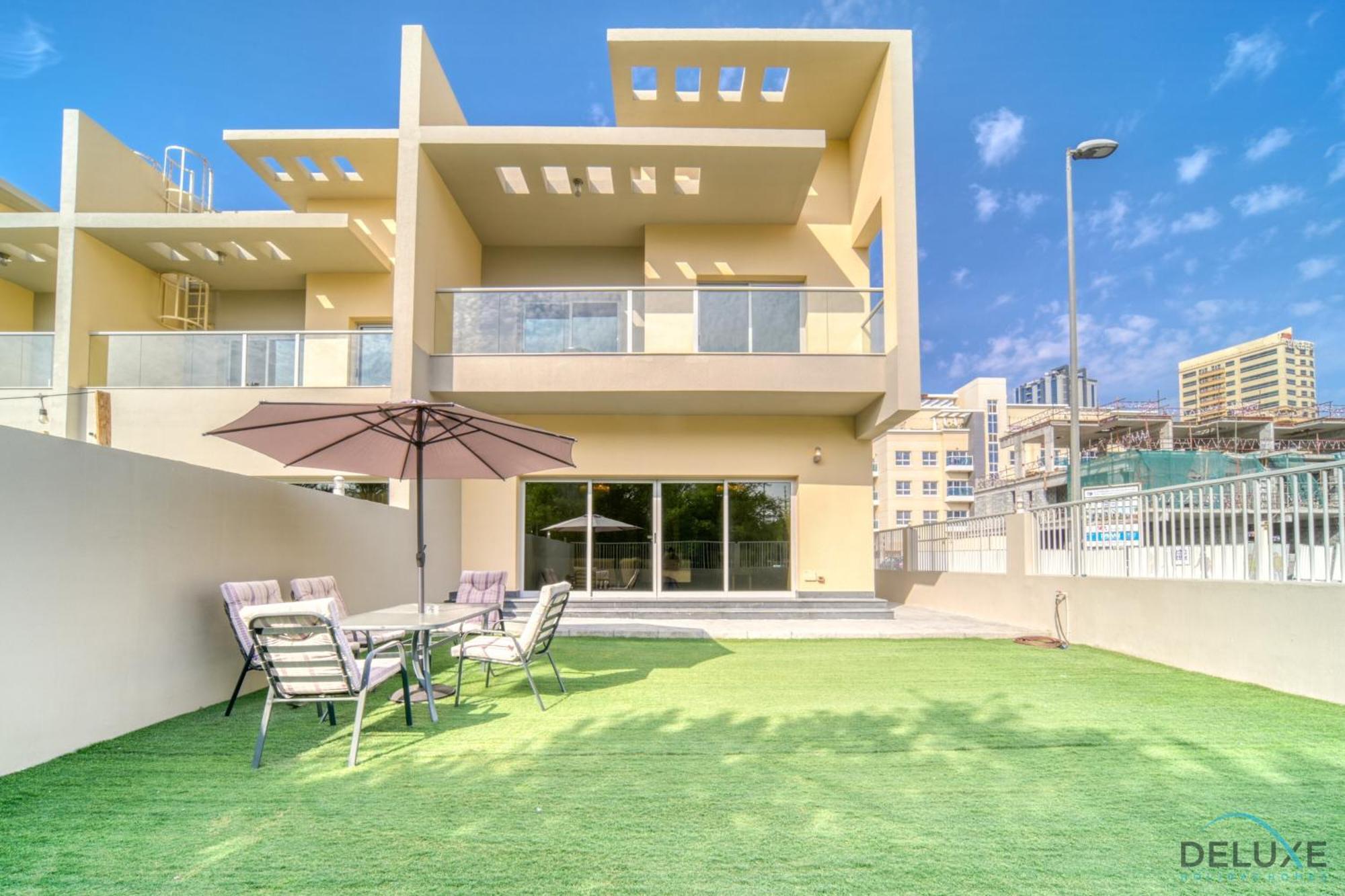 Charming 3br Townhouse With Assistant's At District 12 Jvc By Deluxe