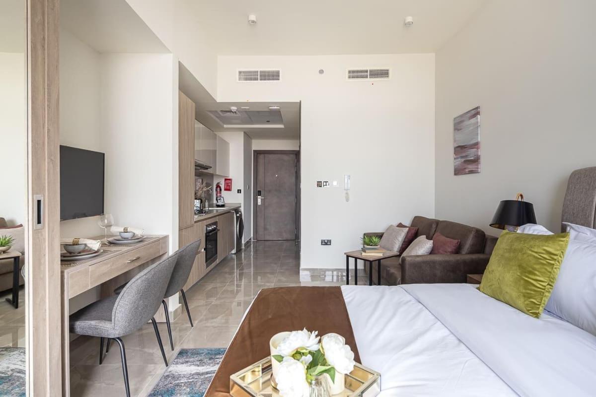 Frank Porter - Majestique 2 Apartment *