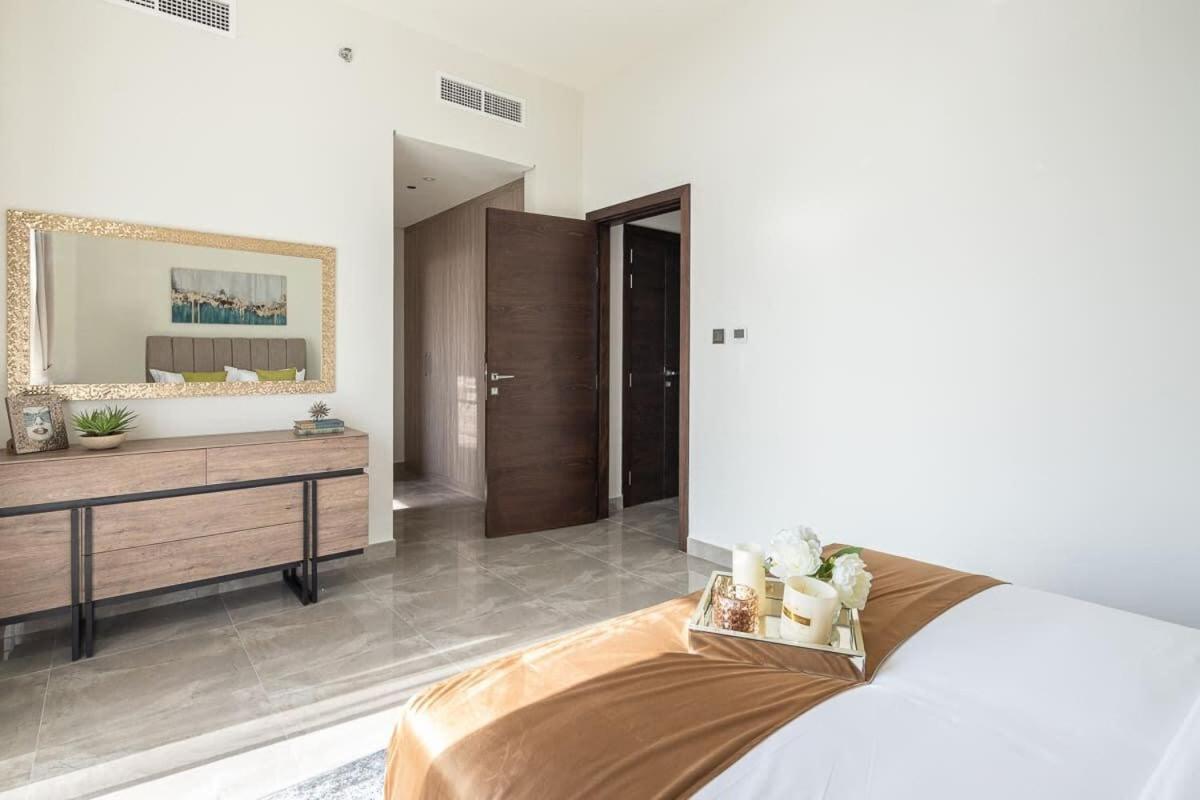 Frank Porter - Majestique 2 Apartment Dubai