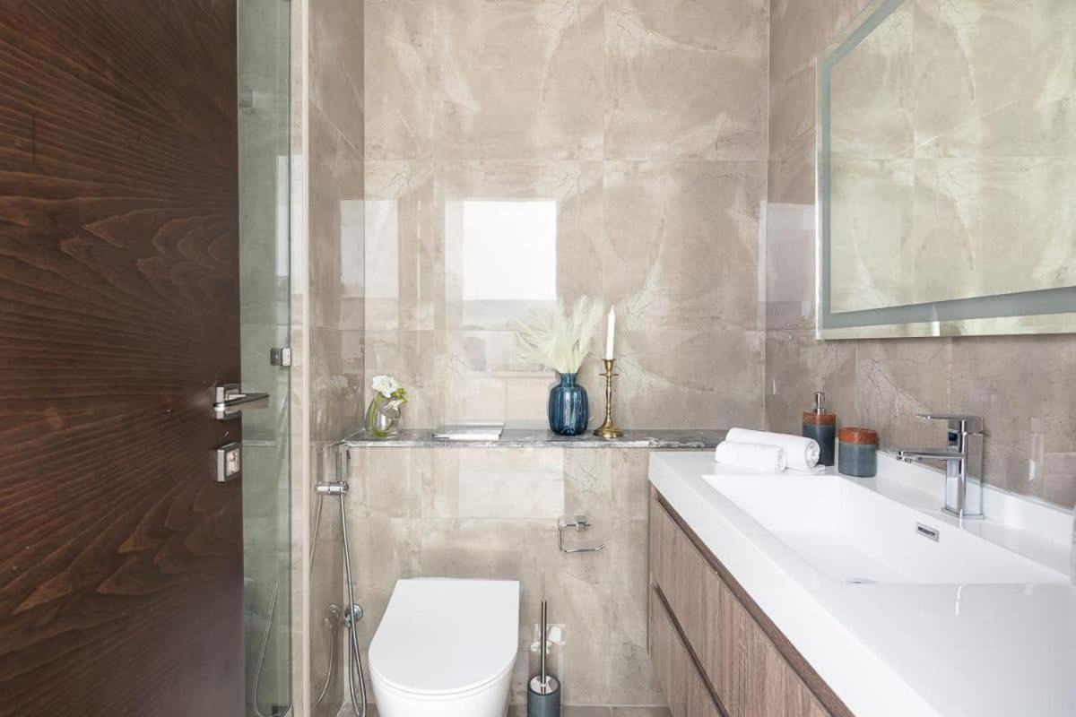 Frank Porter - Majestique 2 Apartment Dubai
