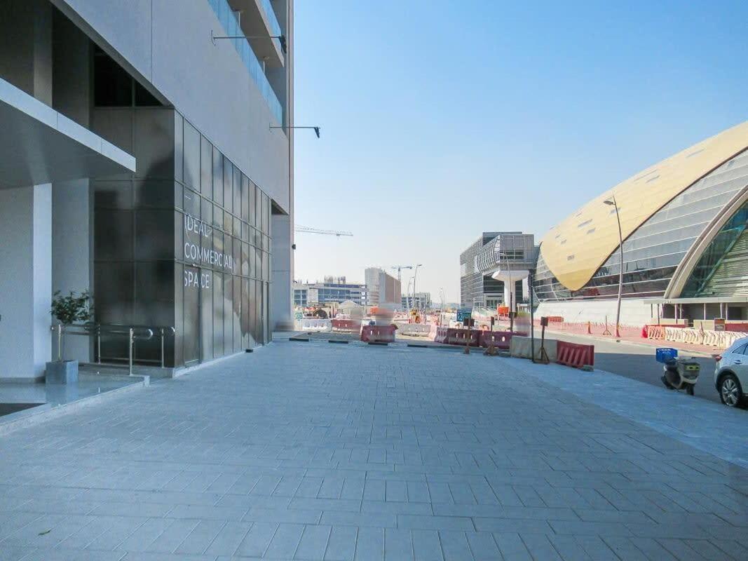 Frank Porter - Aura By Azizi Apartment Dubai
