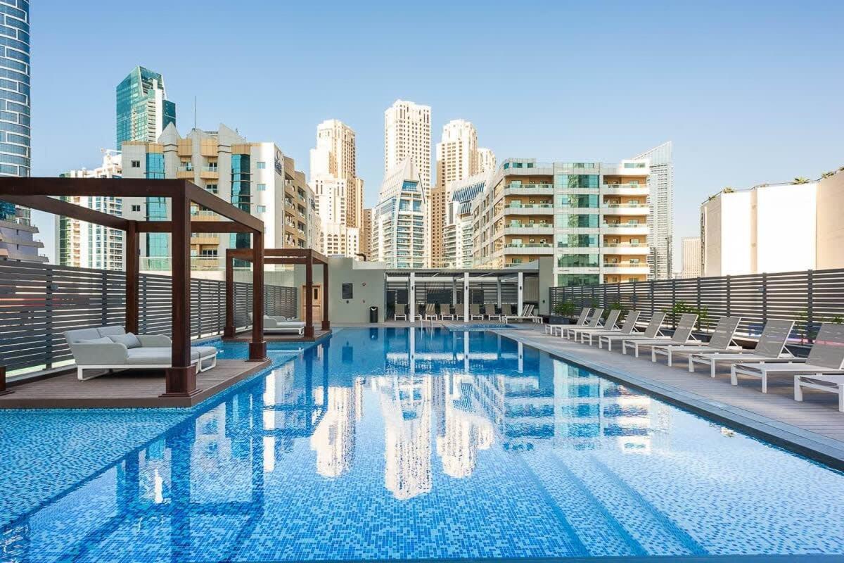 Frank Porter - One * Dubai