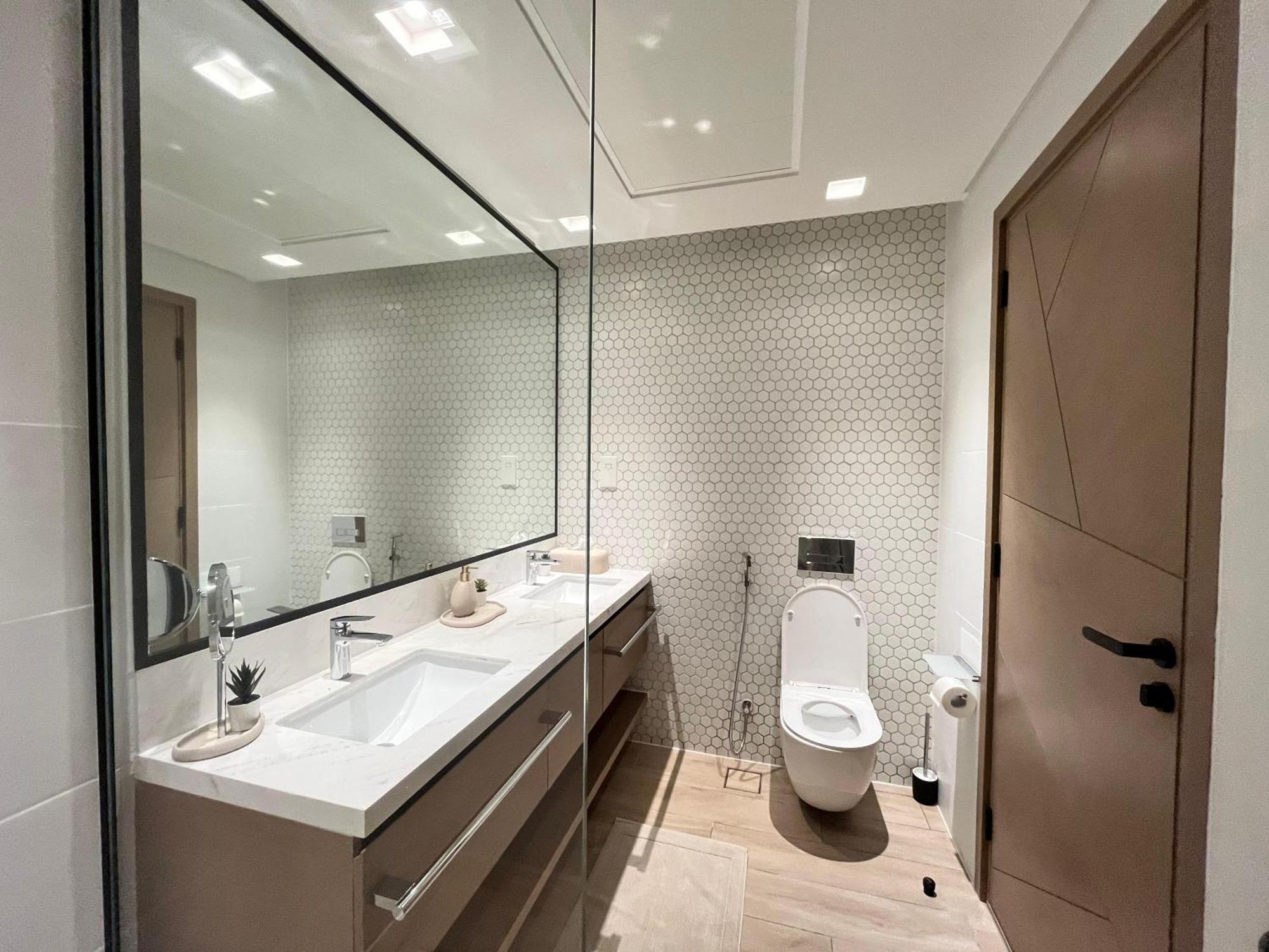 Palace Creek Harbour Residences Skyline Apartment Dubai
