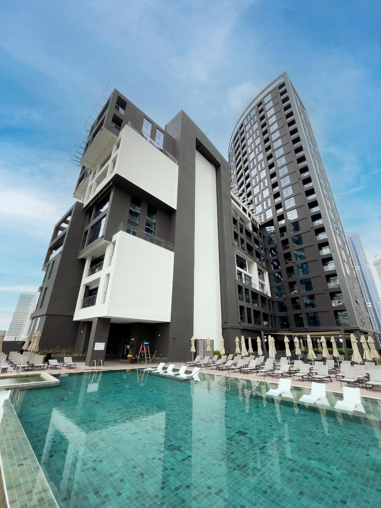 Apartment Luxe Waterfront In 15 Northside Business Bay