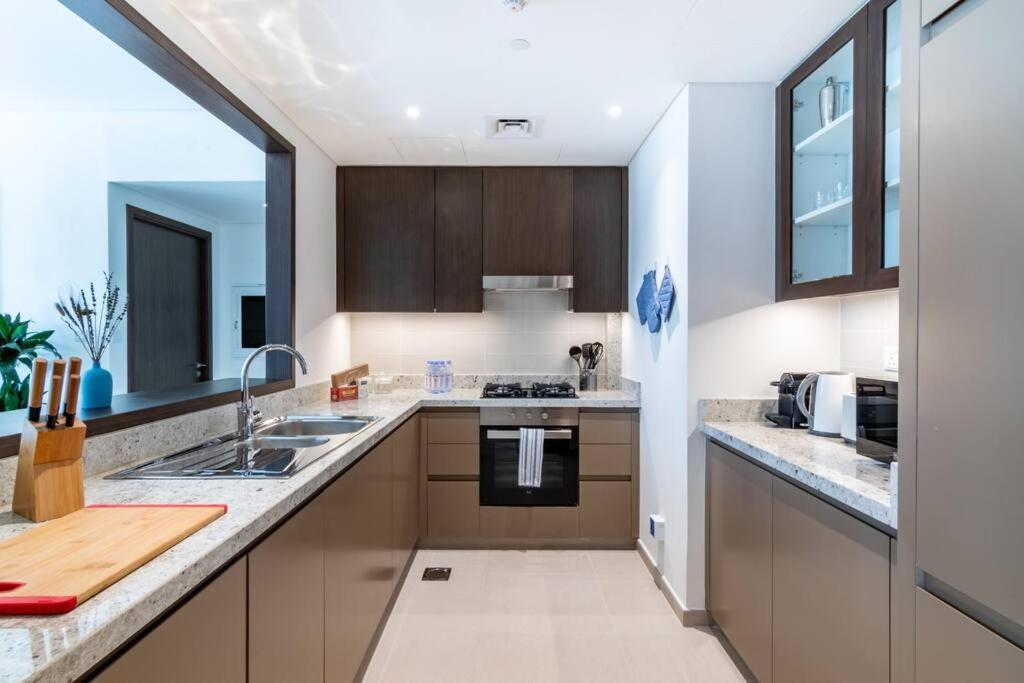 First Class 1br Newly Designed Apartment Dubai
