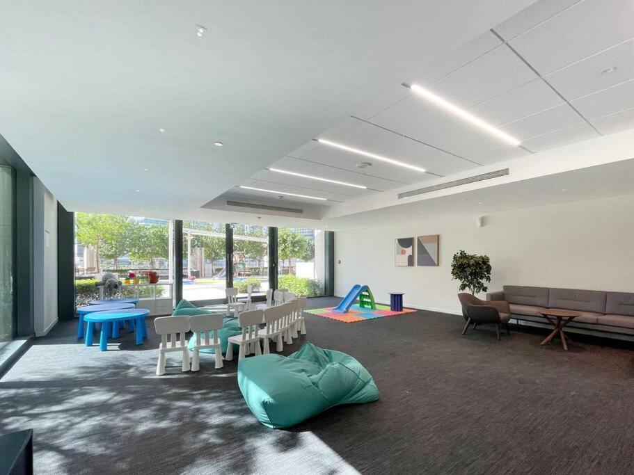 First Class 1br Newly Designed Apartment Dubai