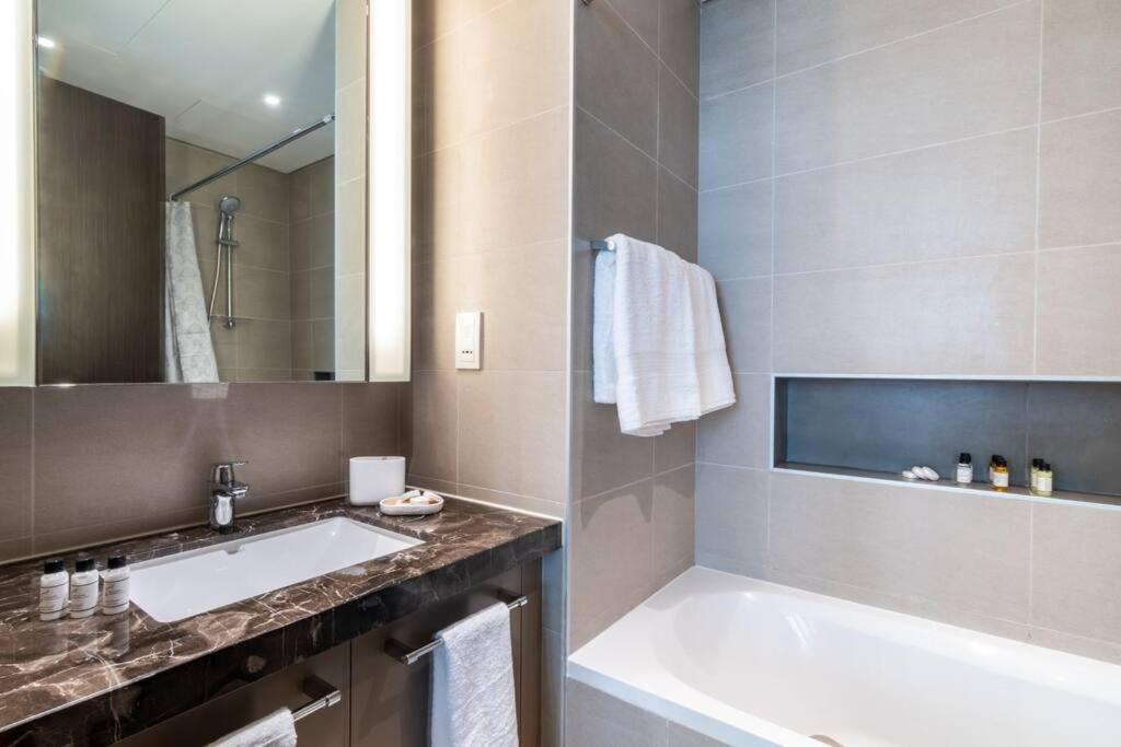 First Class 1br Newly Designed Apartment