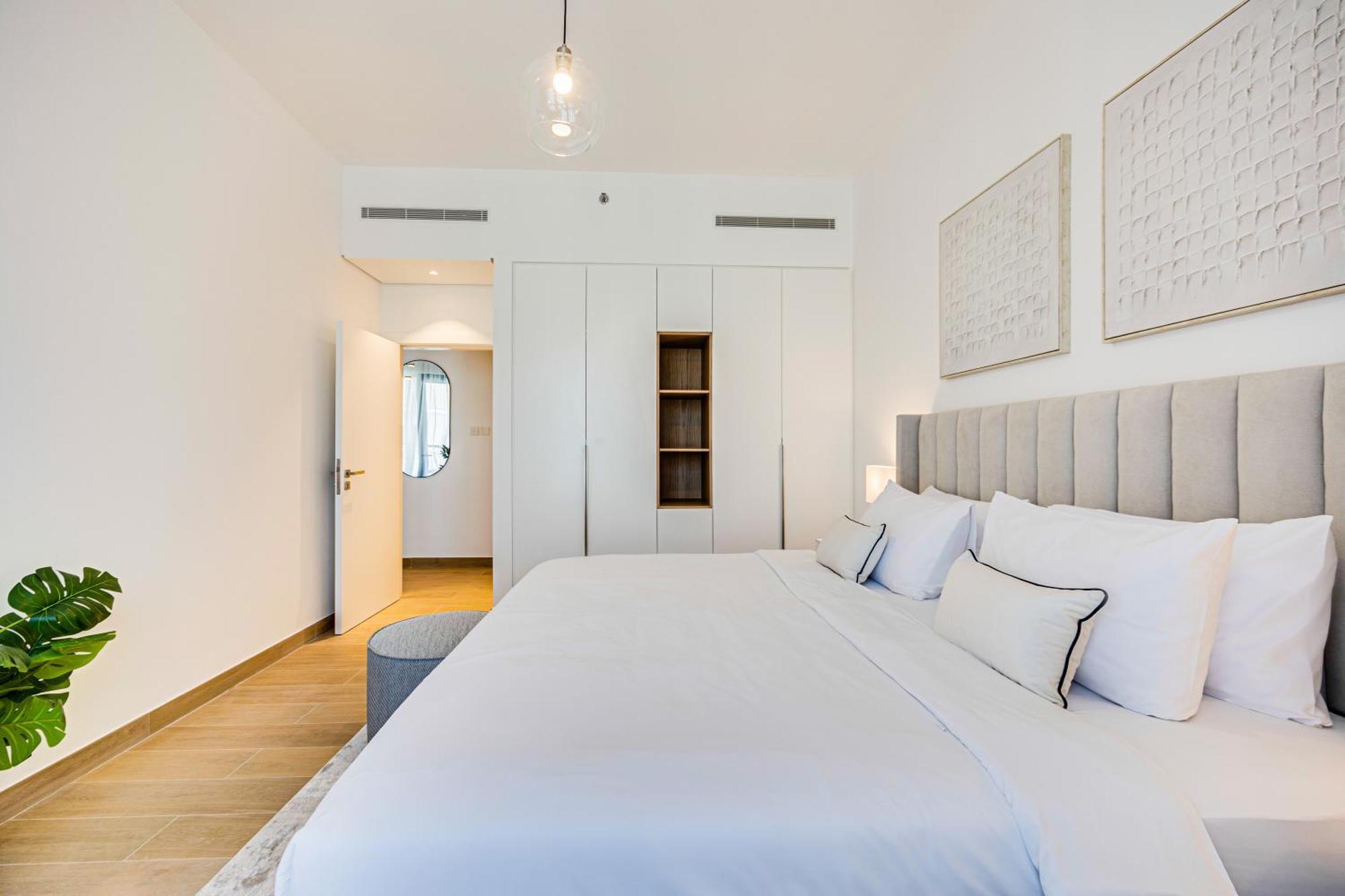 Apartment Splendid Brand New Near The Dubai