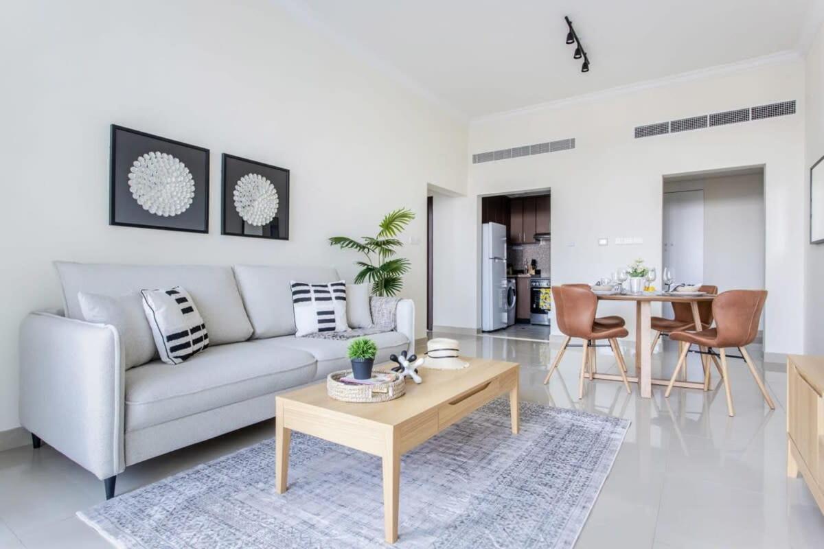 Frank Porter - Fairview Residency Apartment *