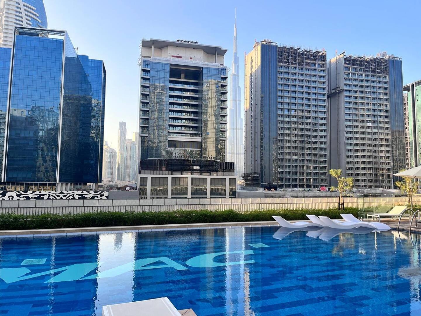 5-star Burj Khalifa View In Boho With Pool & Gym! *