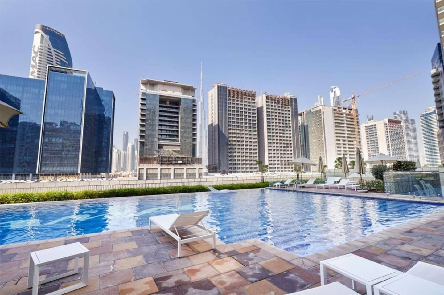 Apartment Sophisticated Living 1br With Burj Khalifa View