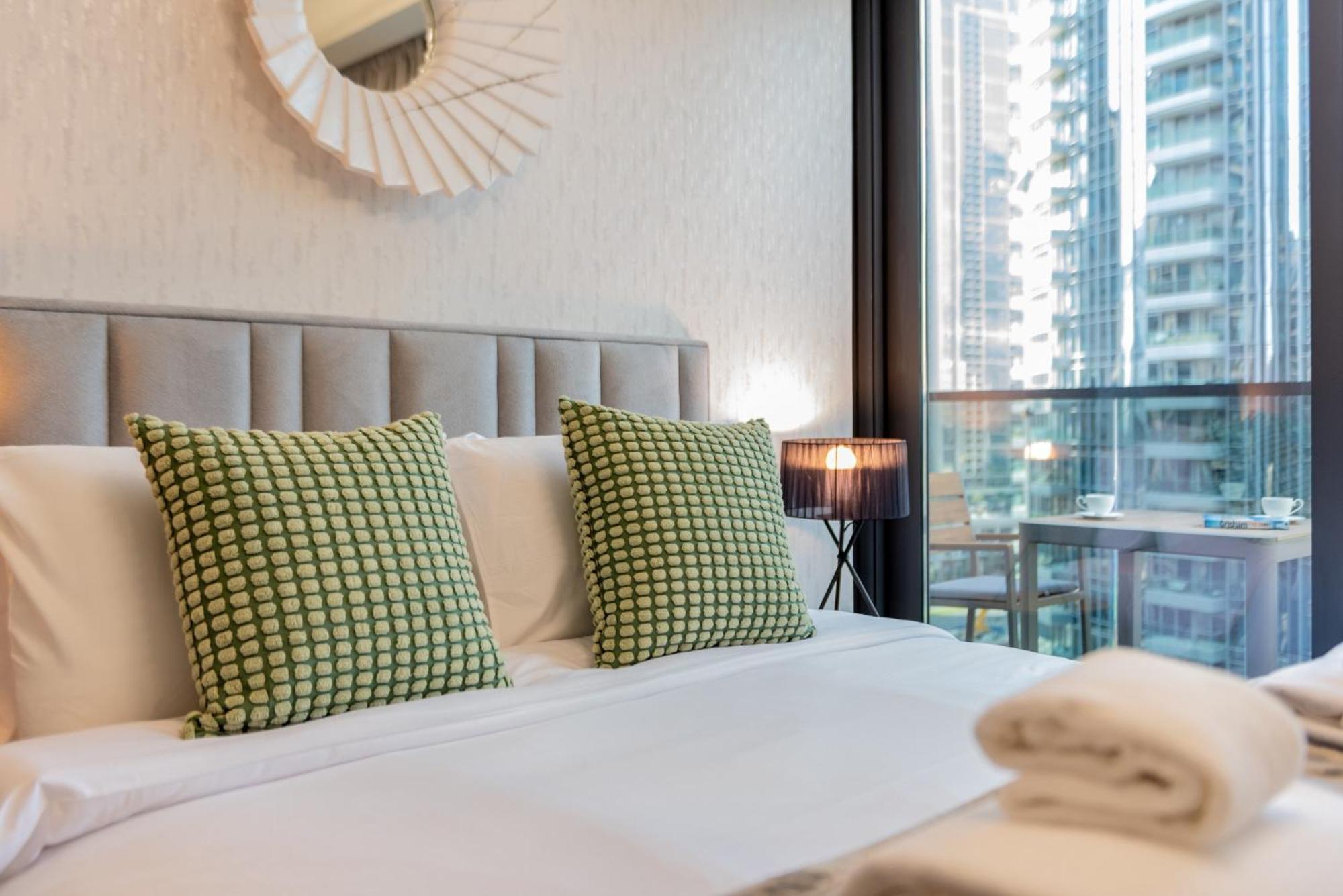 Amazing 2br Burj Kalifa View Apartment