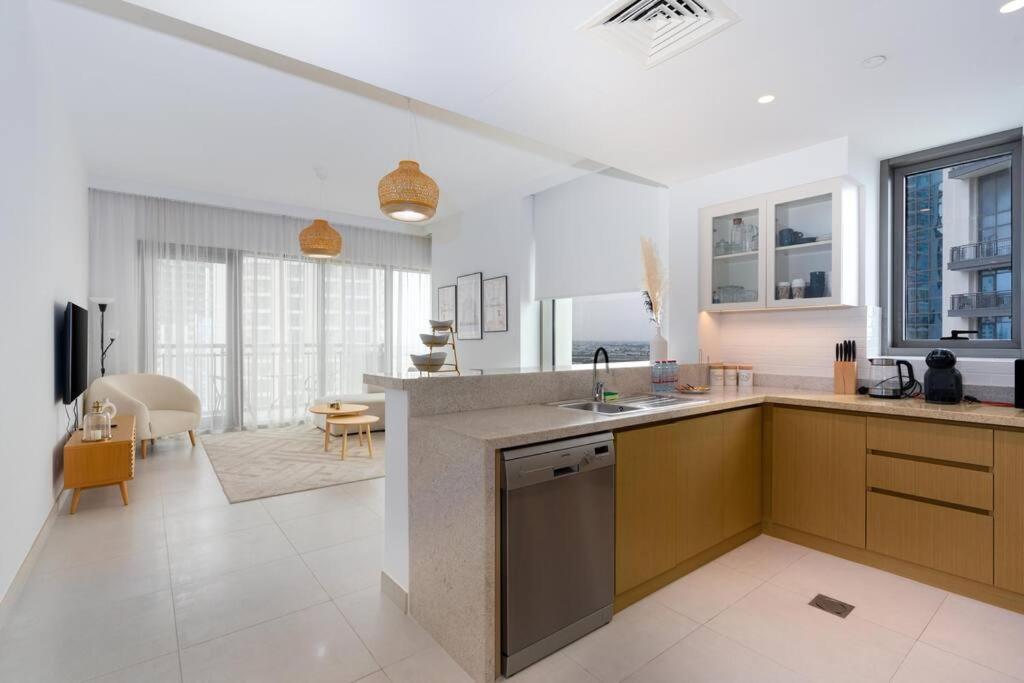 2bdr - Pool - Emaar - Creek Harbour * Dubai