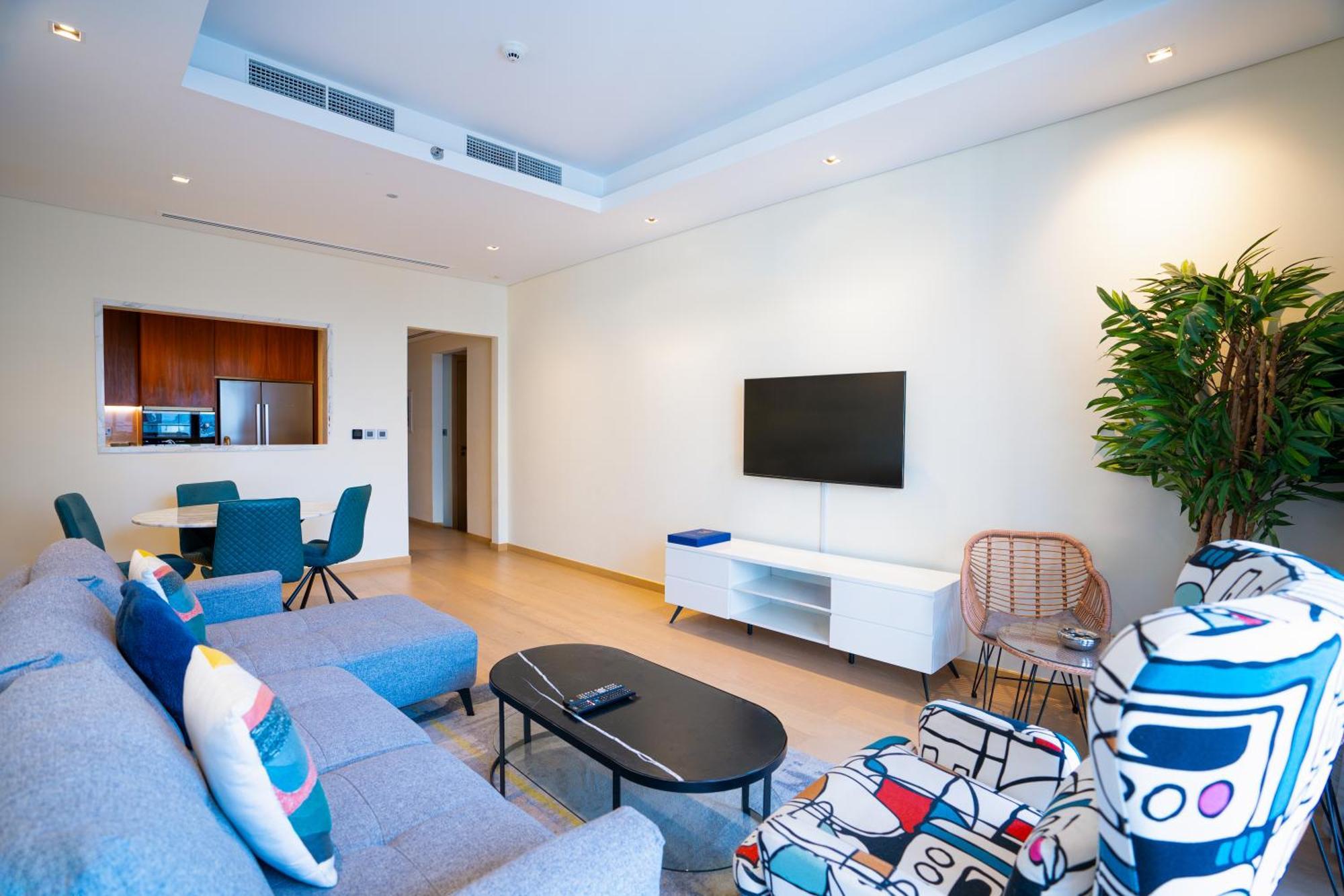 Rh- Modern Comfort, Bright 1br Near Mall, Views * Dubai