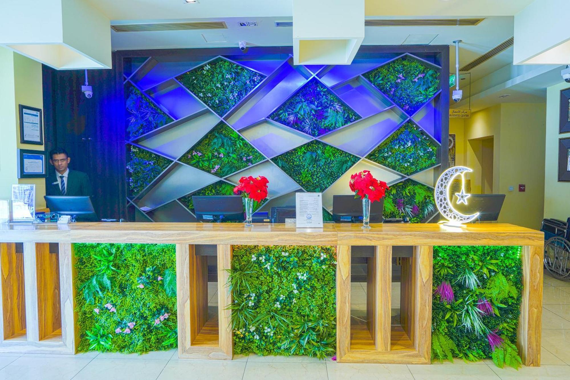Palette Royal Reflections And Hotel 4*