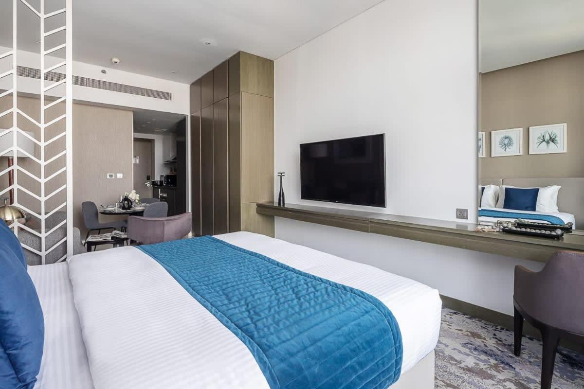 Frank Porter - Prive A Apartment Dubai