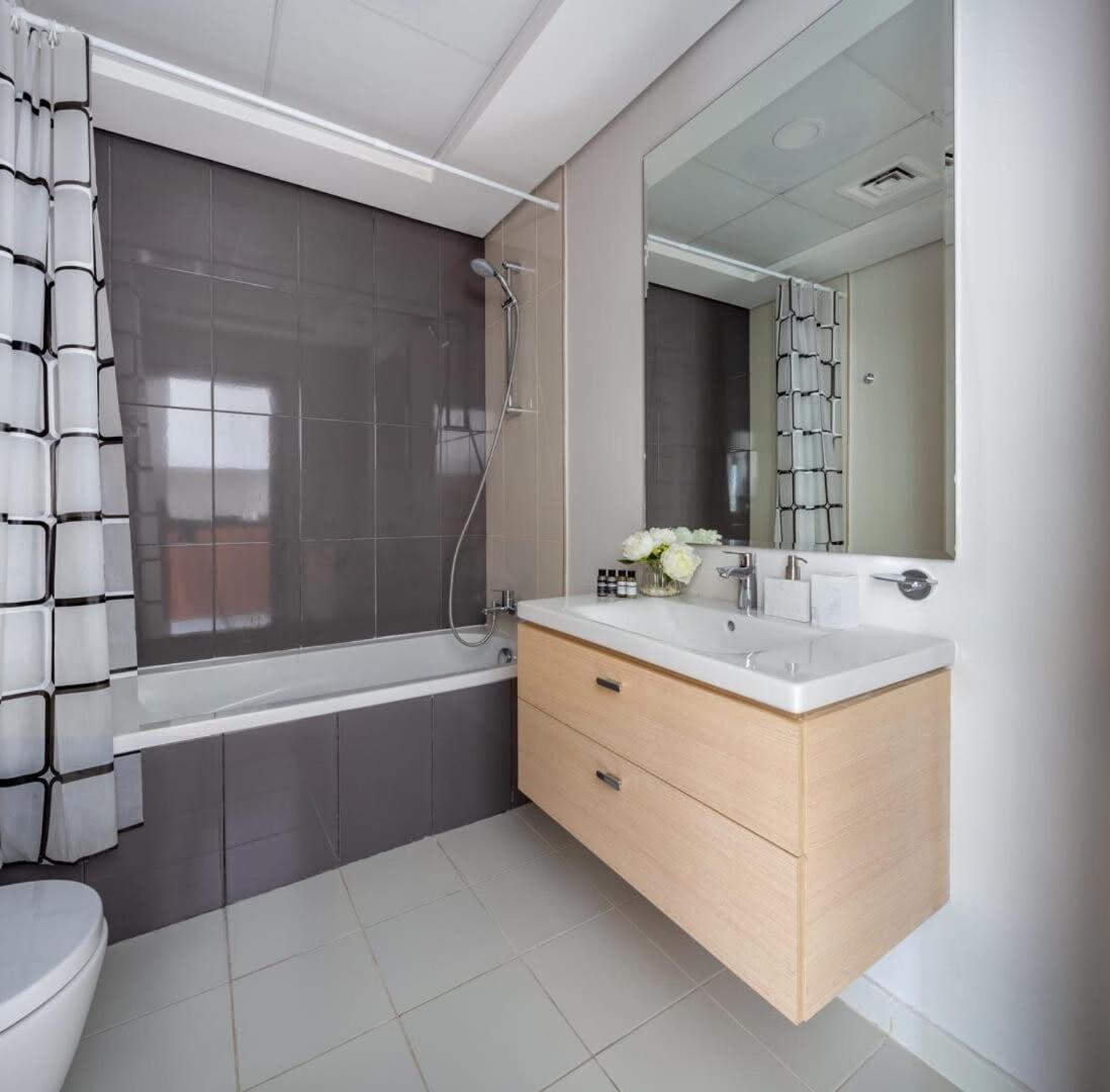 Apartment Frank Porter - Damac Hills Jasmine