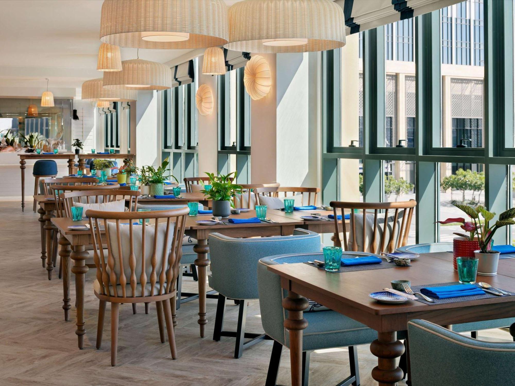Mercure Deira Hotel 3*