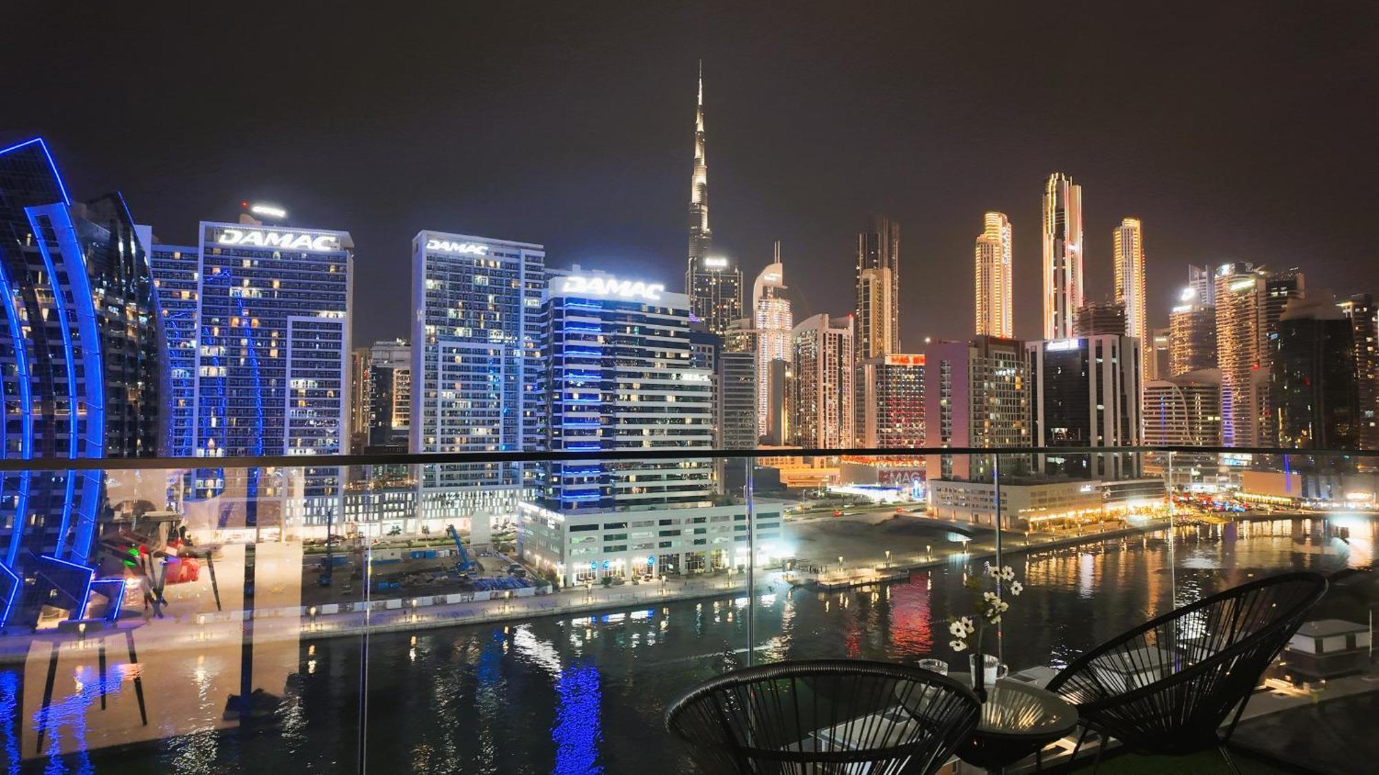 Skyline Retreat With Burj Khalifa View Apartment