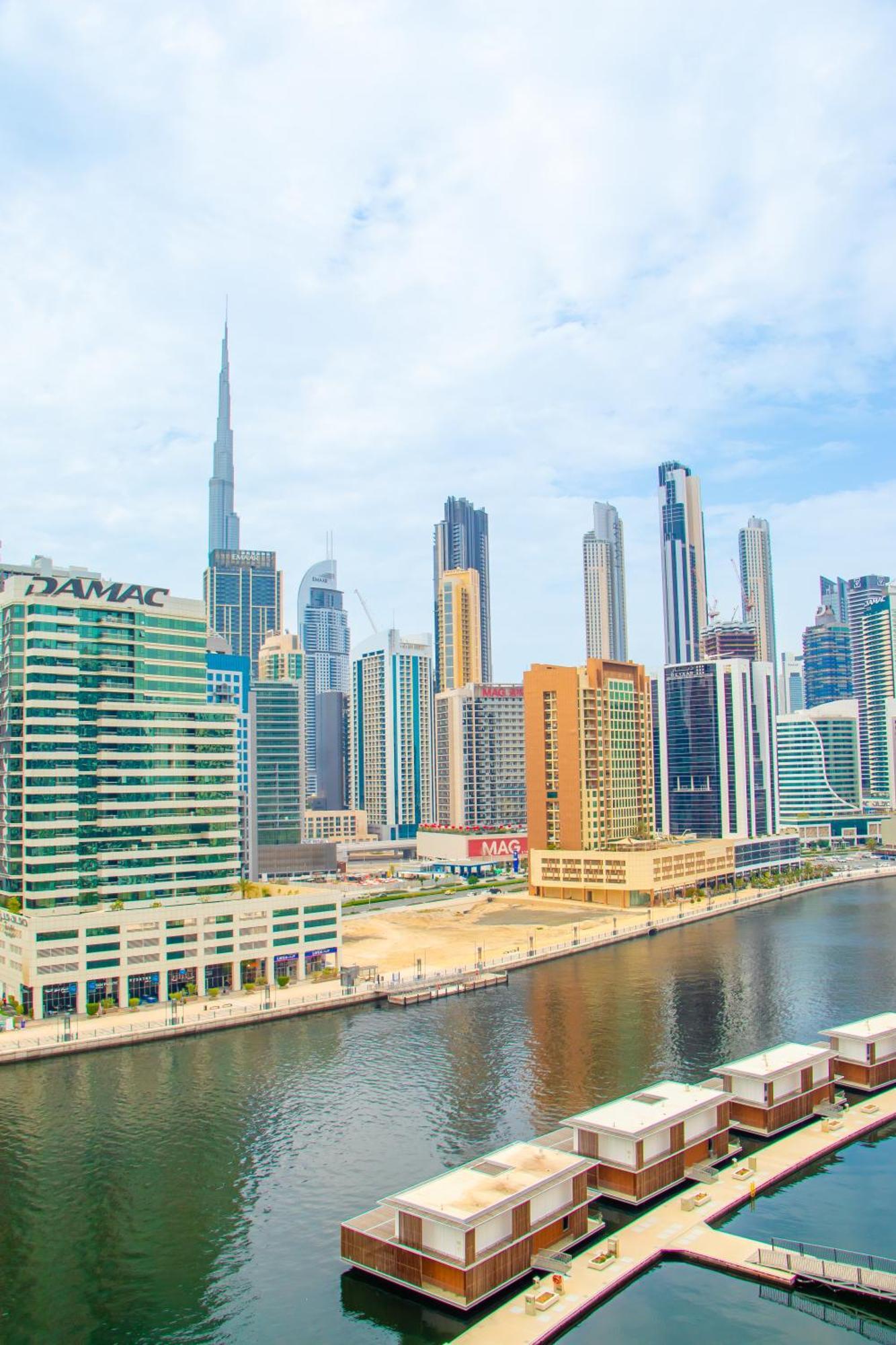 Skyline Retreat With Burj Khalifa View Apartment *