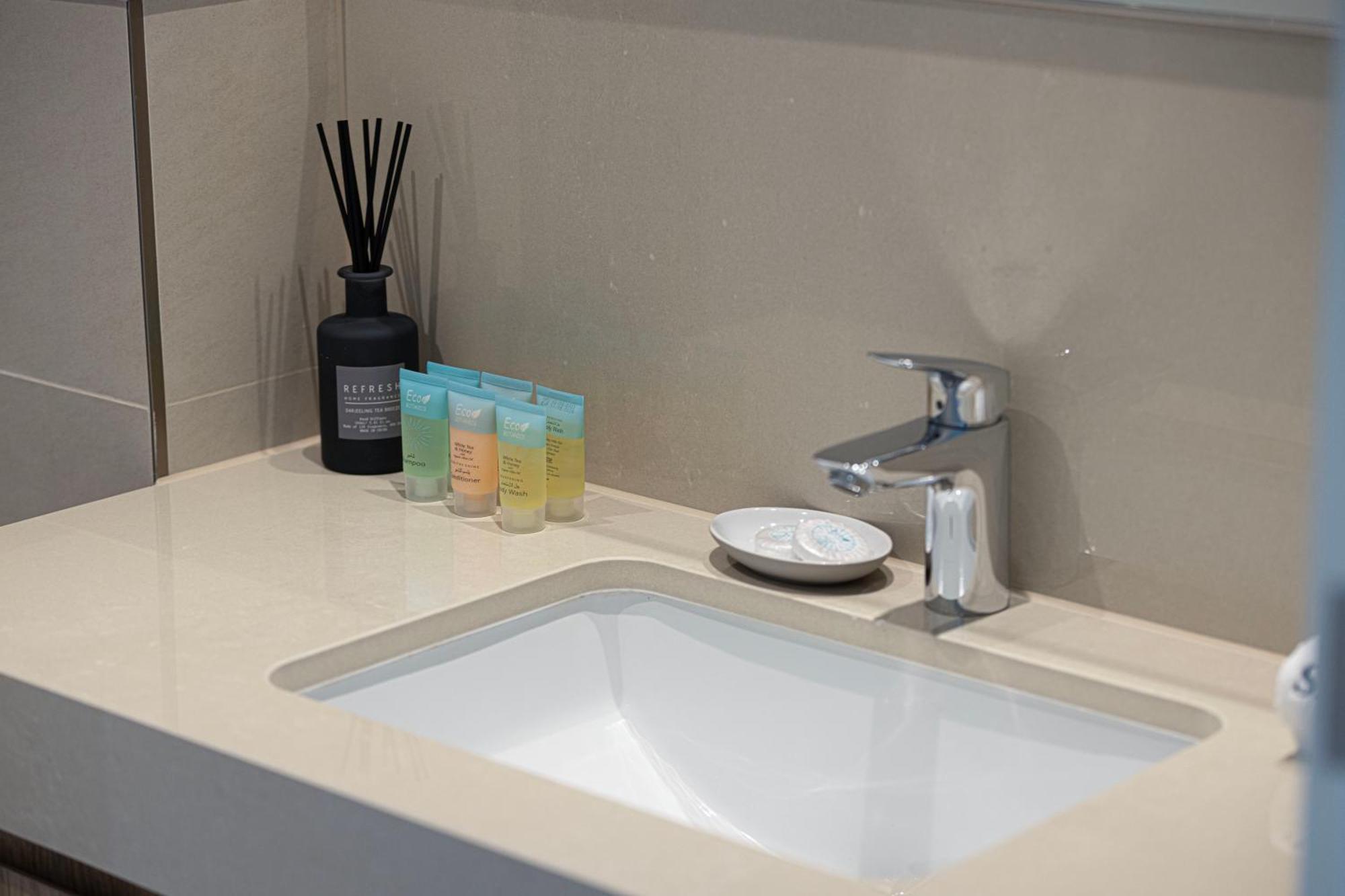 Smartstay At Downtown Views - Burj Khalifa View - Brand New Luxury Apartment Dubai