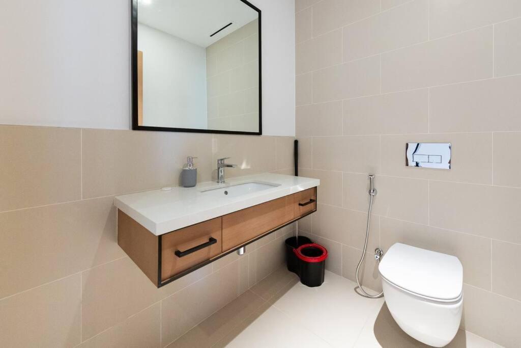 Apartment Wow! 3br In Vida Marina With Marina View *