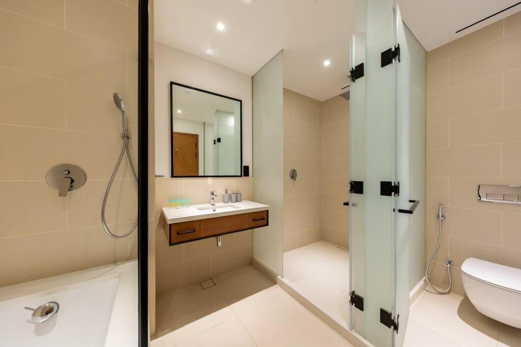 Wow! 3br In Vida Marina With Marina View Apartment *