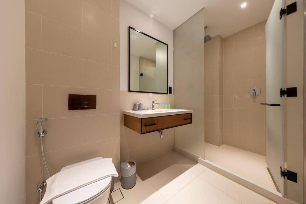 Wow! 3br In Vida Marina With Marina View Apartment