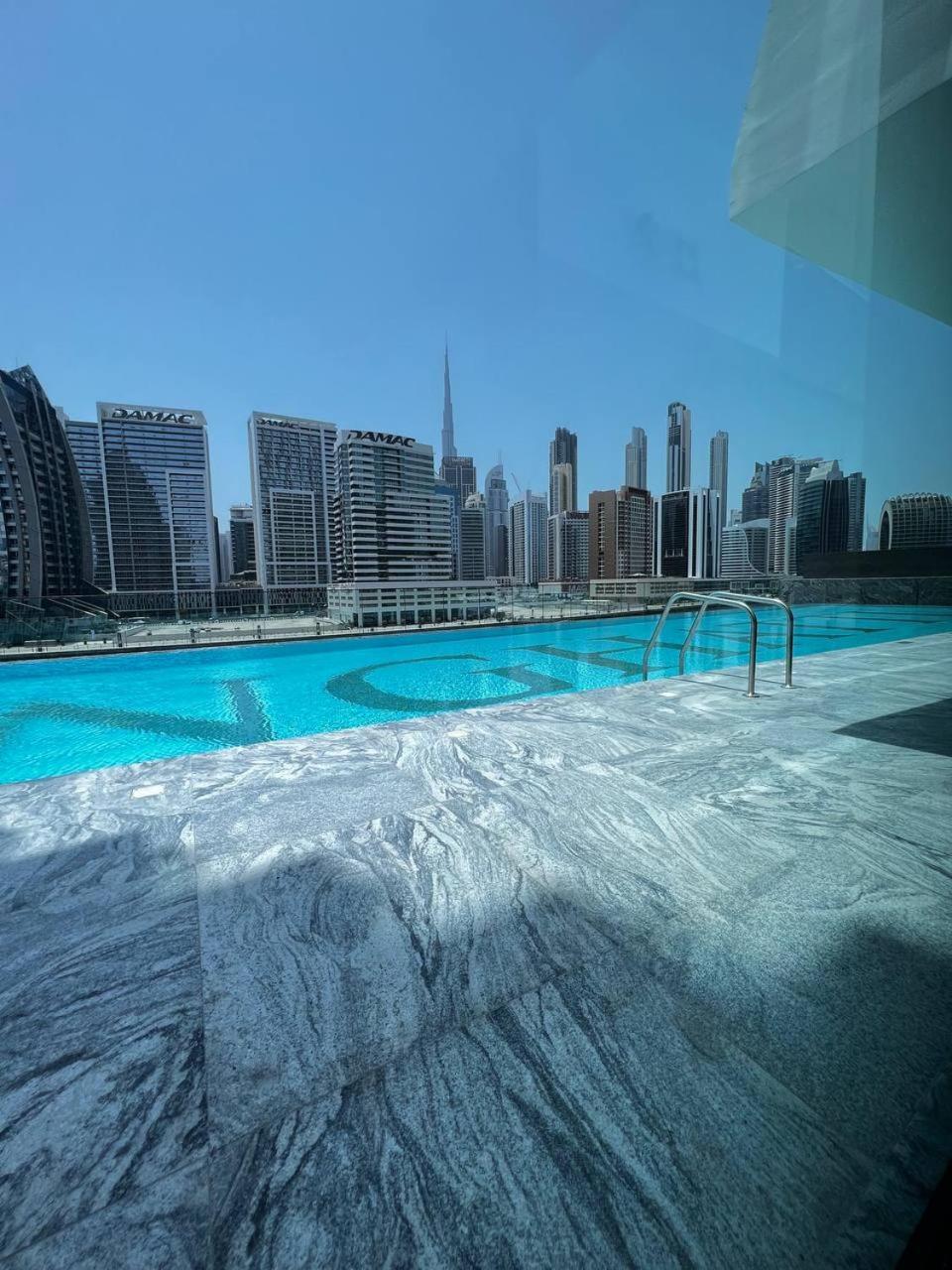 Skyline Retreat With Burj Khalifa View Dubai