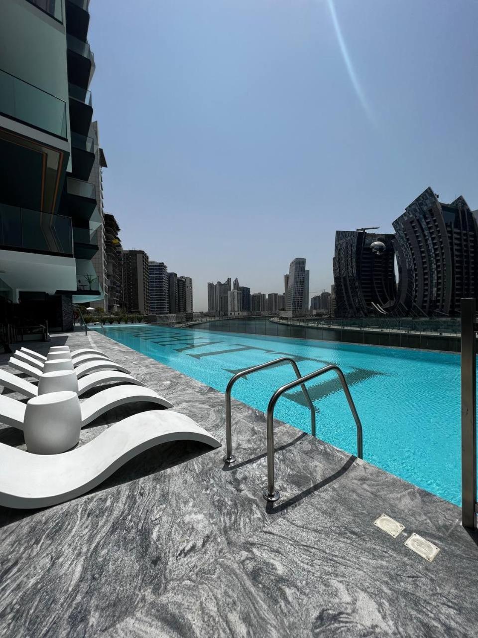 Apartment Skyline Retreat With Burj Khalifa View *
