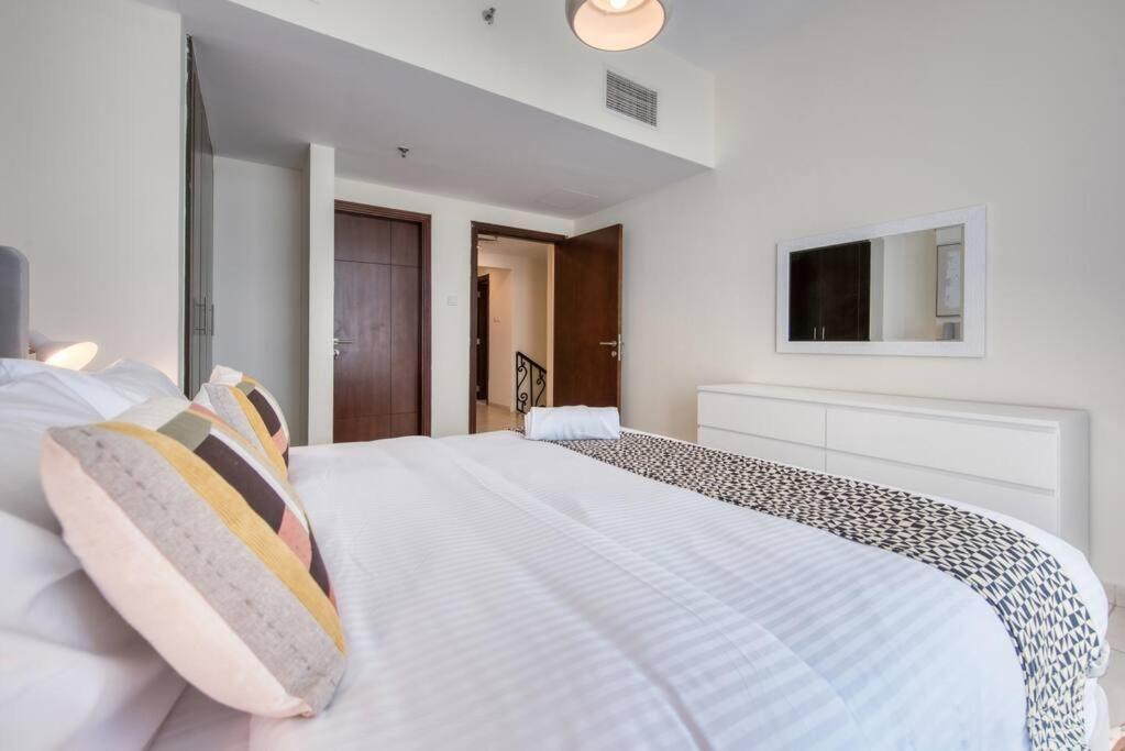 Apartment Two Bedroom Loft In Royale 1 Sports City Dubai