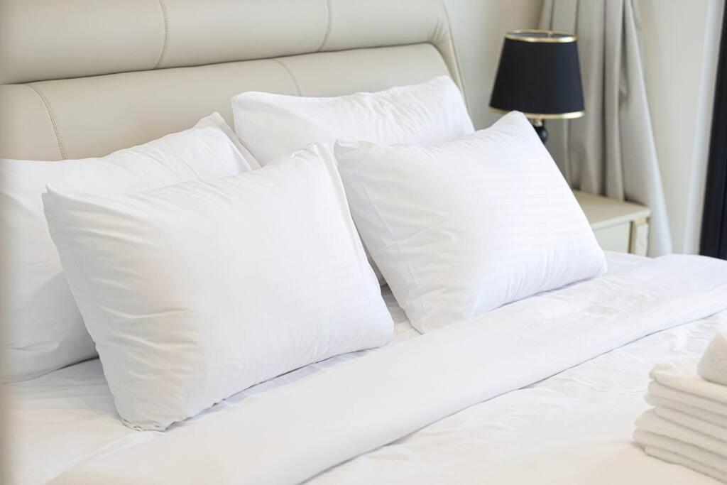 Apartment Fully Furnished Luxe 1br In Jvc *