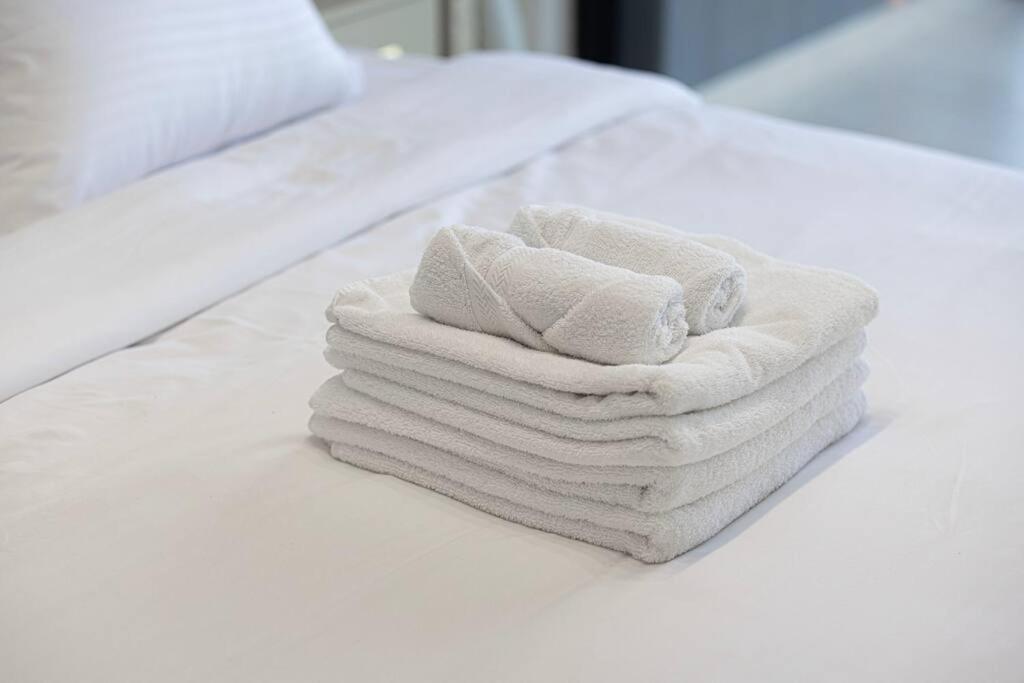 Apartment Fully Furnished Luxe 1br In Jvc Dubai