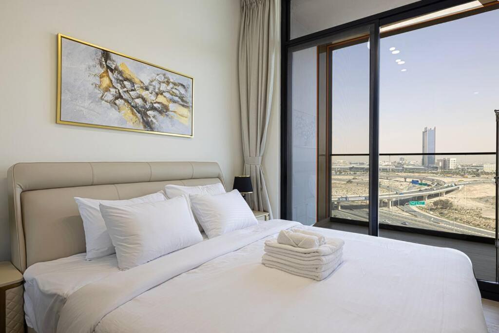 Fully Furnished Luxe 1br In Jvc