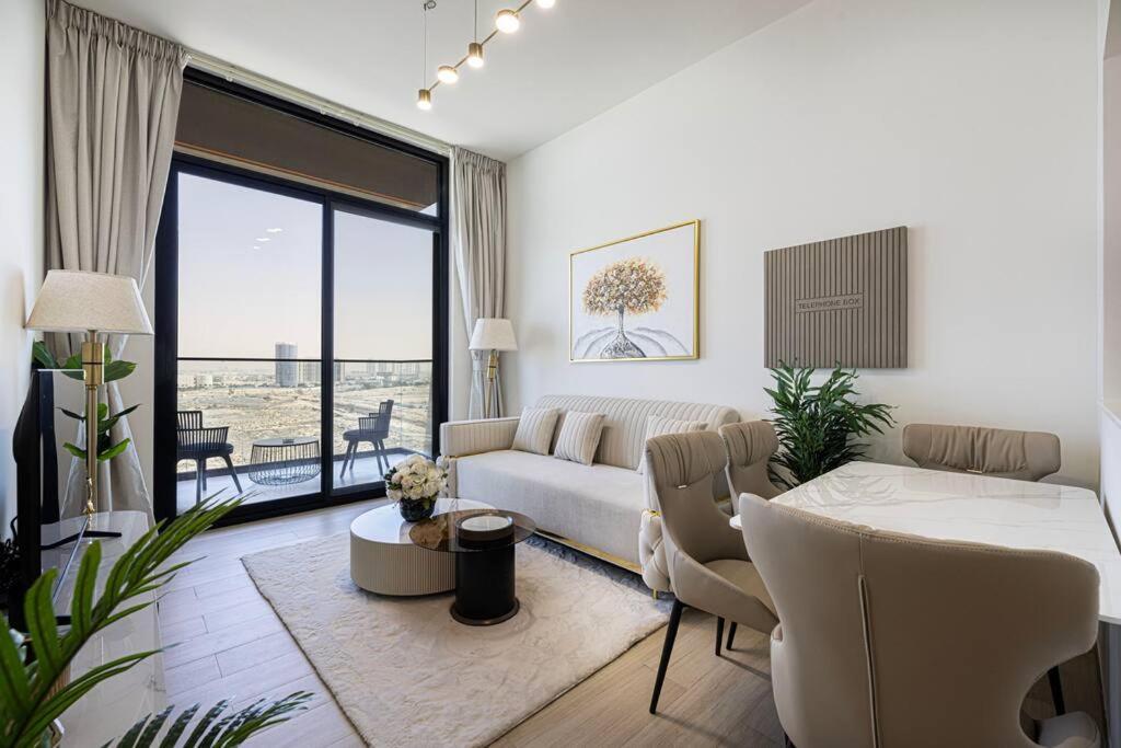 Apartment Fully Furnished Luxe 1br In Jvc *