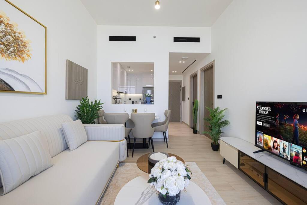 Apartment Fully Furnished Luxe 1br In Jvc Dubai