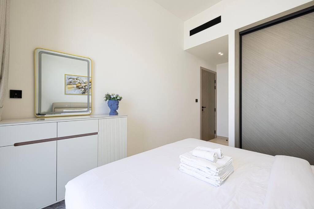 Fully Furnished Luxe 1br In Jvc Dubai
