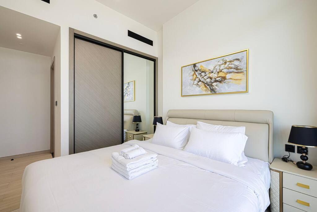 Apartment Fully Furnished Luxe 1br In Jvc *