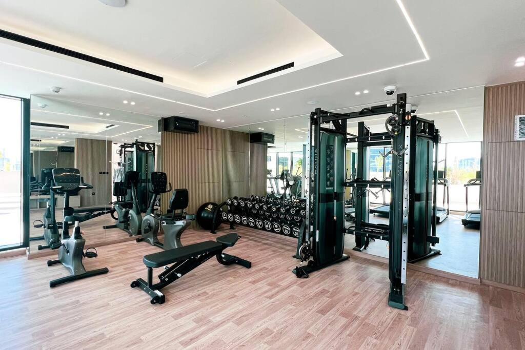Fully Furnished Luxe 1br In Jvc